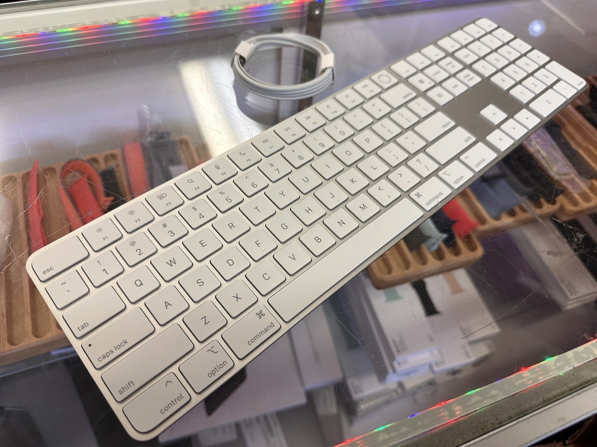 MAGIC KEYBOARD TOUCH ID-LAM